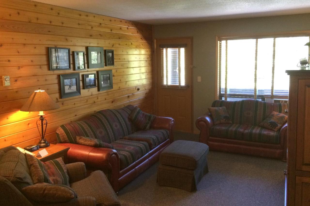 The Griz Inn By Park Vacation Management Fernie Eksteriør billede