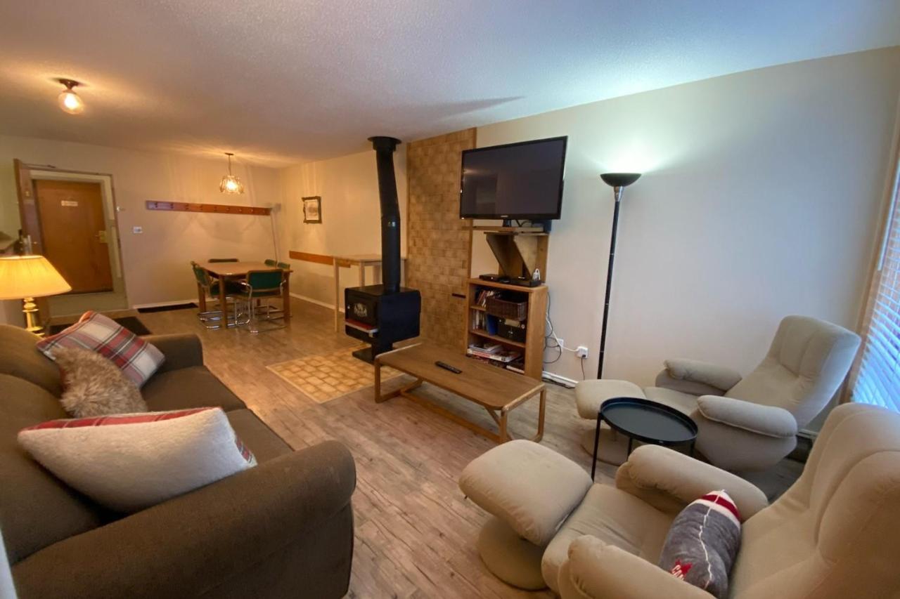 The Griz Inn By Park Vacation Management Fernie Eksteriør billede
