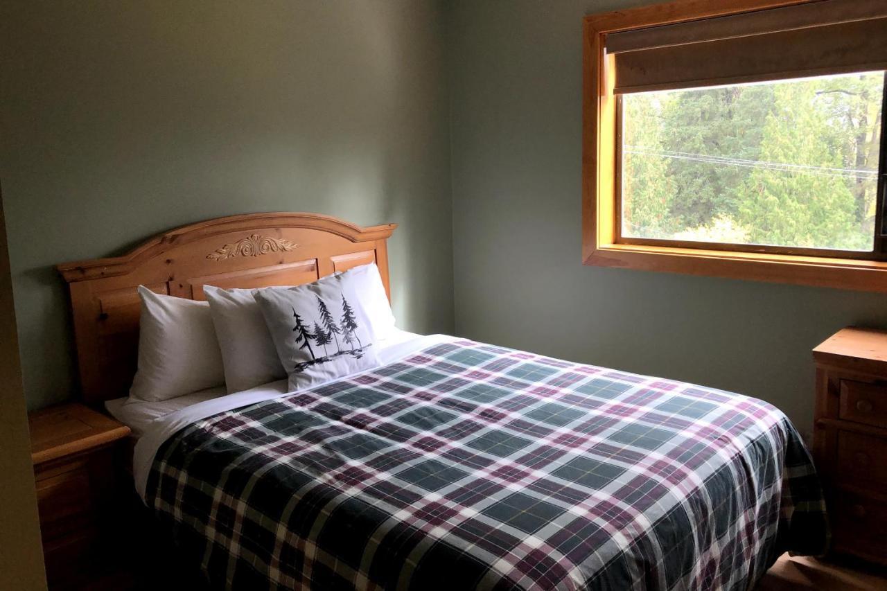 The Griz Inn By Park Vacation Management Fernie Eksteriør billede