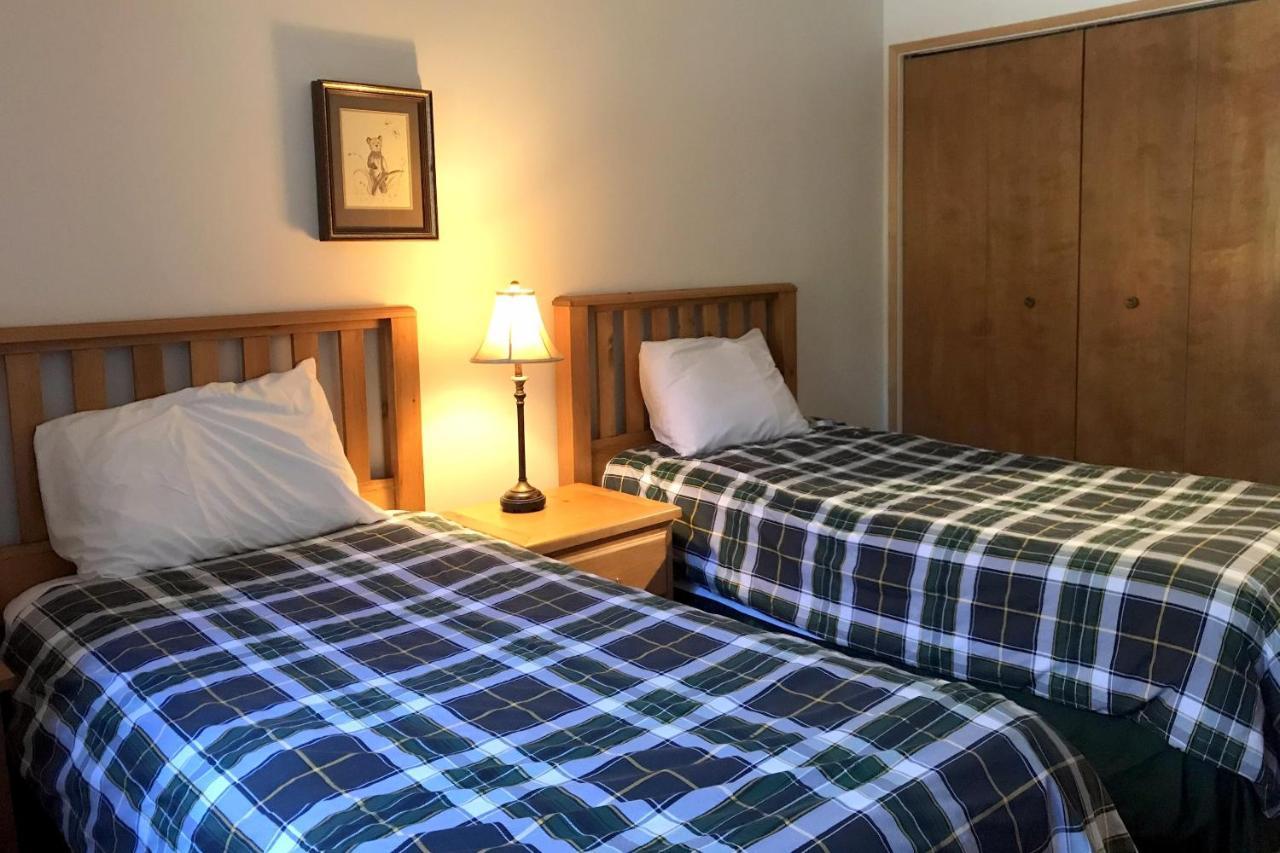 The Griz Inn By Park Vacation Management Fernie Eksteriør billede