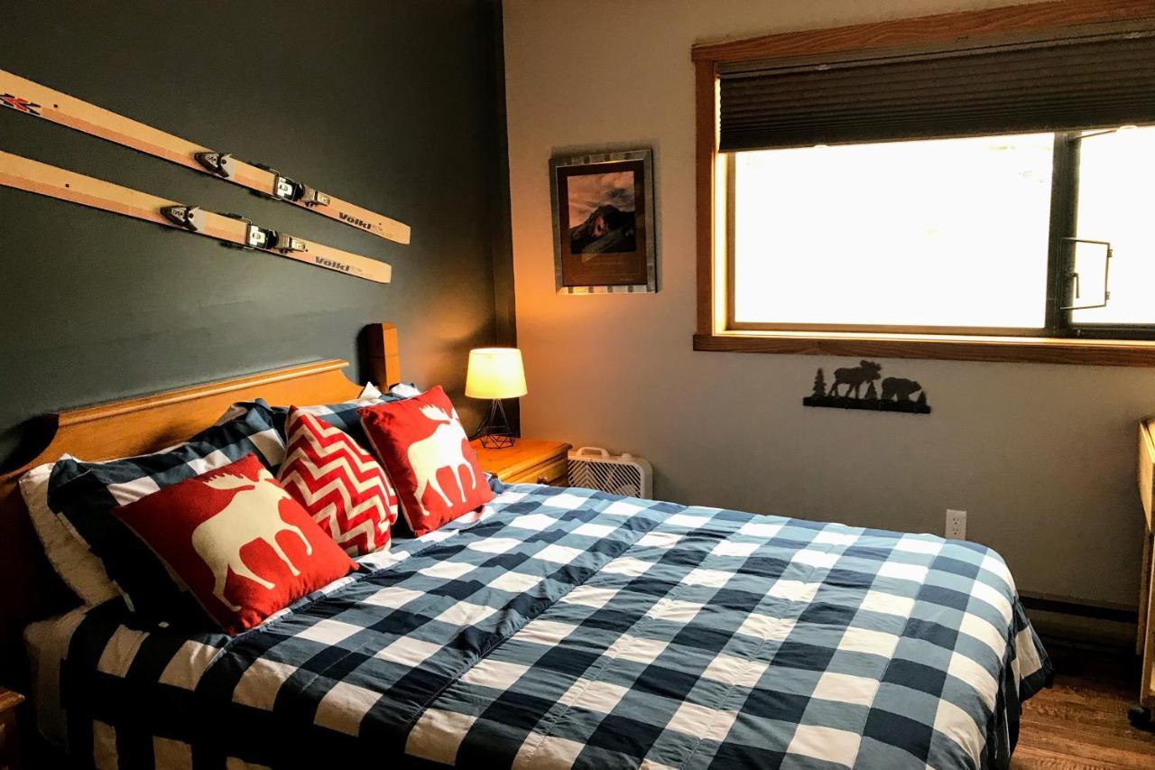 The Griz Inn By Park Vacation Management Fernie Eksteriør billede