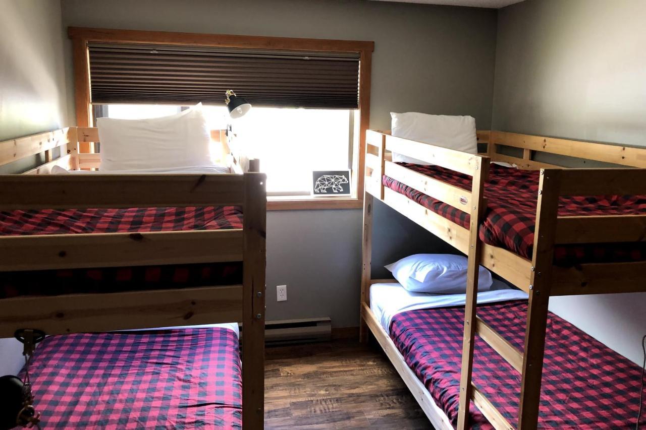 The Griz Inn By Park Vacation Management Fernie Eksteriør billede