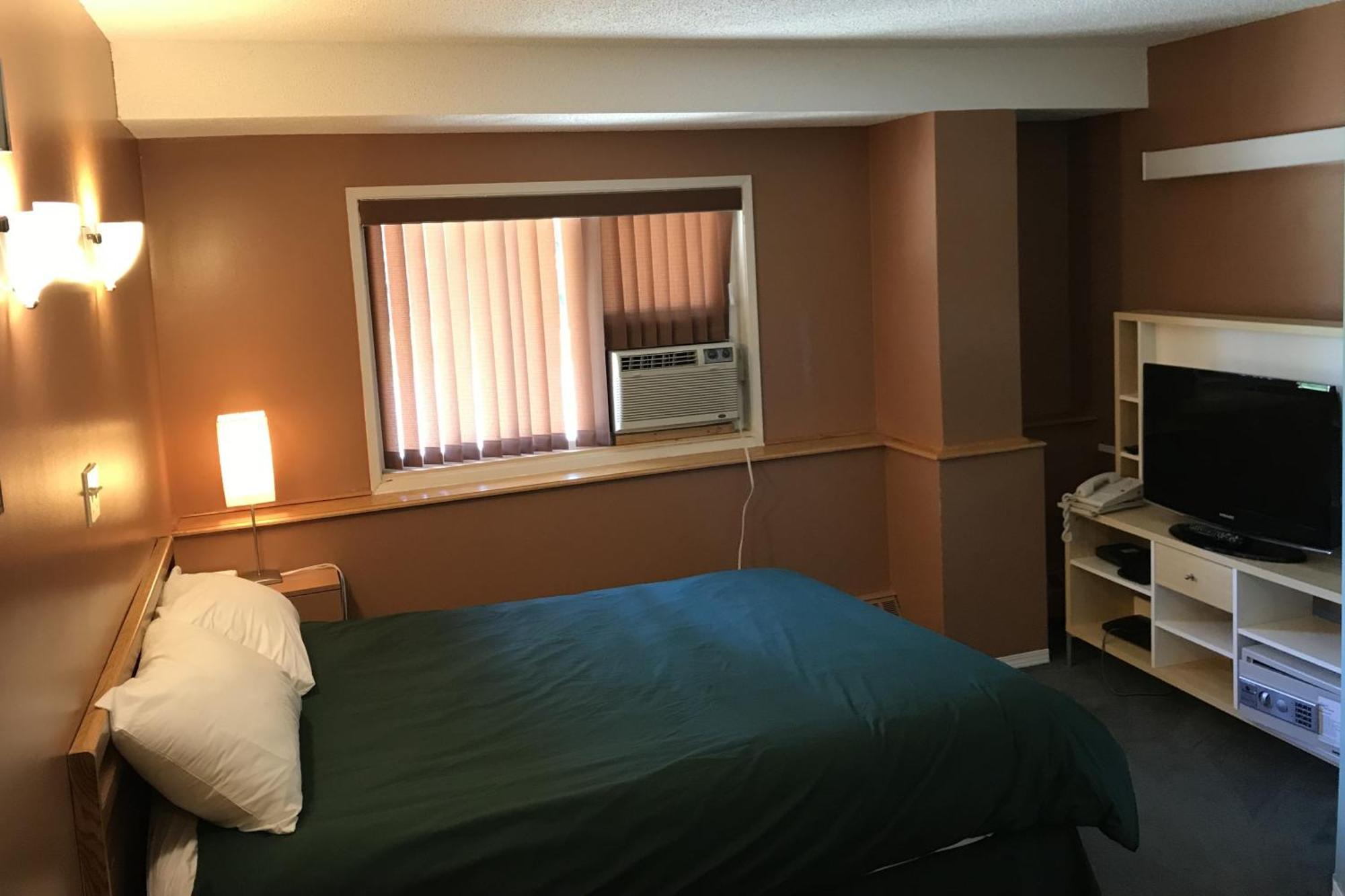 The Griz Inn By Park Vacation Management Fernie Eksteriør billede