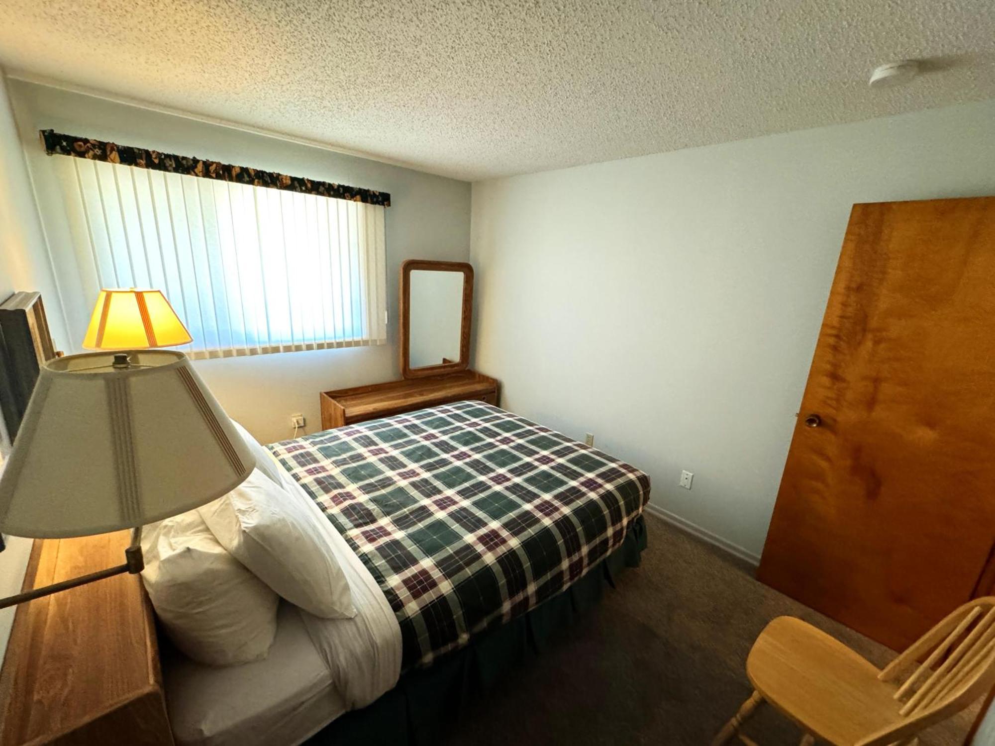 The Griz Inn By Park Vacation Management Fernie Eksteriør billede