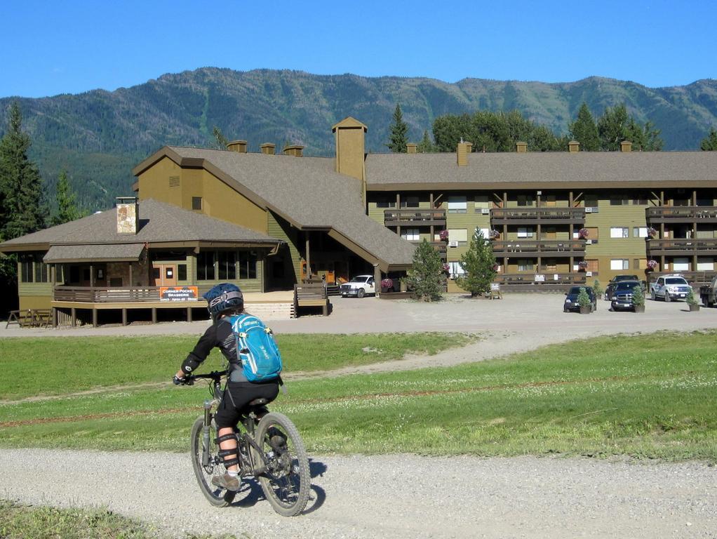 The Griz Inn By Park Vacation Management Fernie Eksteriør billede